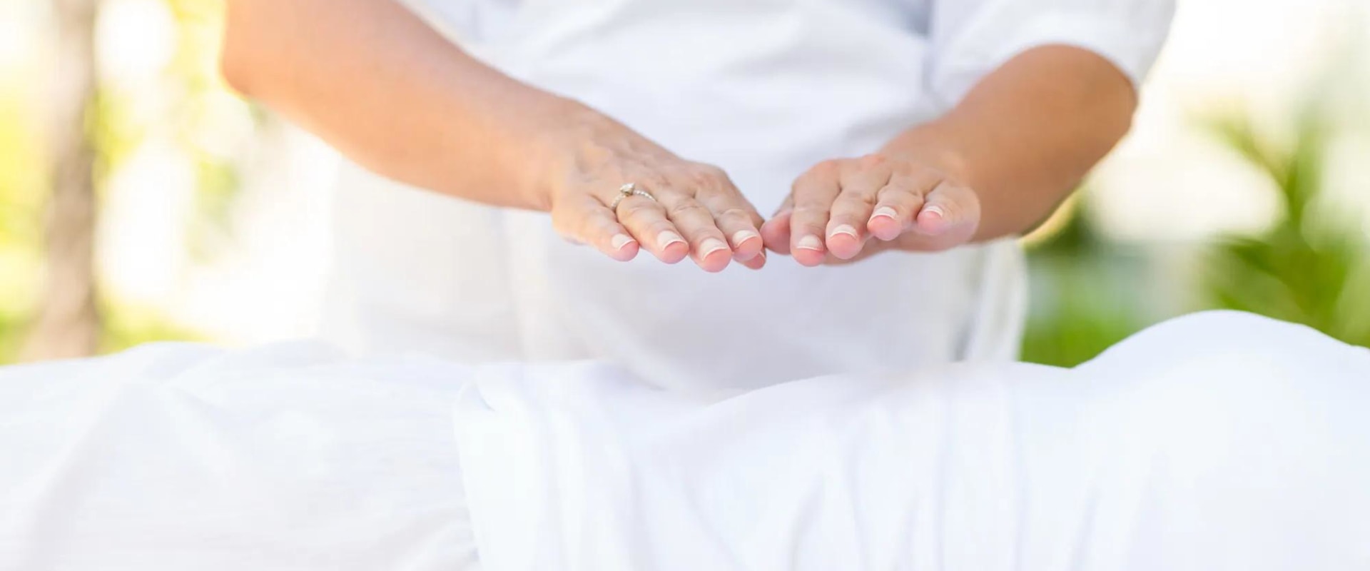 Using Energy Healing Techniques for Self-Healing: A Comprehensive Guide